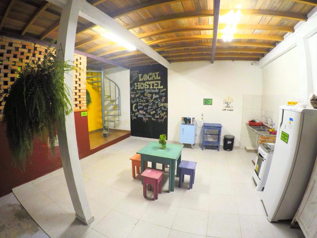 Hostel Da Milla Presidente Figueiredo Buitenkant foto