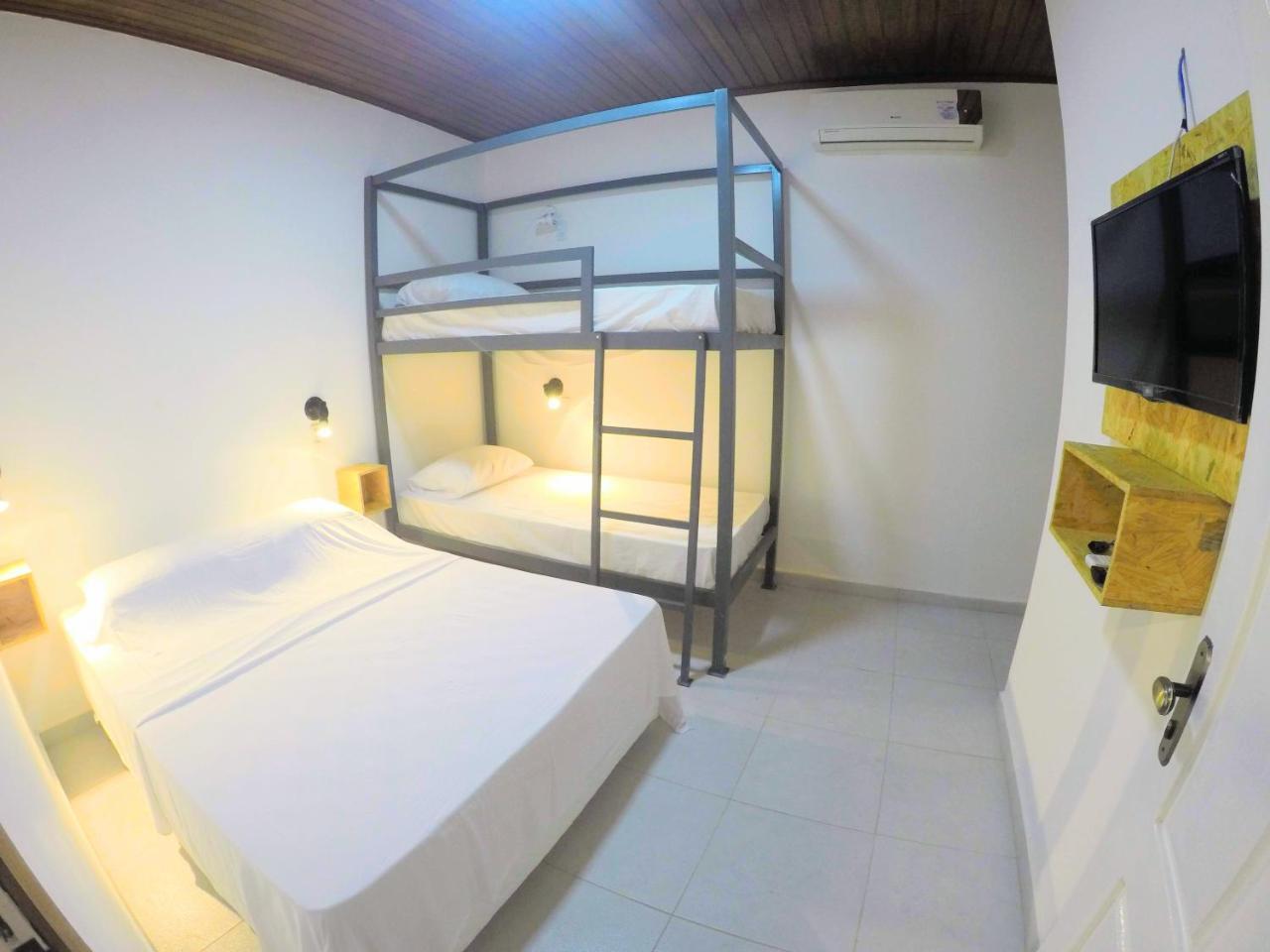 Hostel Da Milla Presidente Figueiredo Buitenkant foto