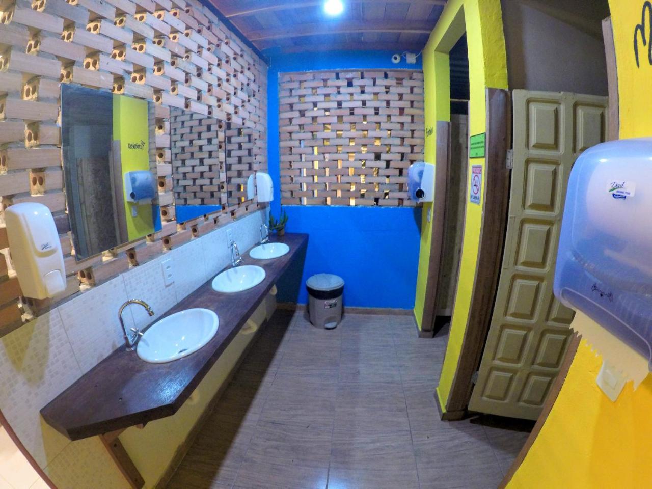Hostel Da Milla Presidente Figueiredo Buitenkant foto